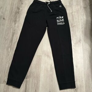 Nike boys sweatpants size XL